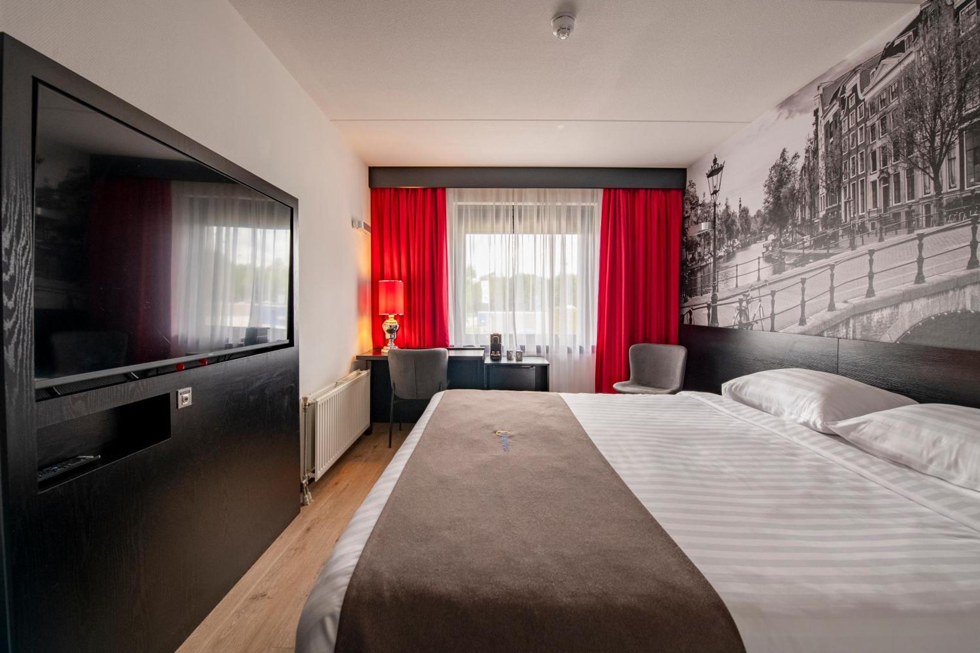 Hotel Bastion Schiphol 3*