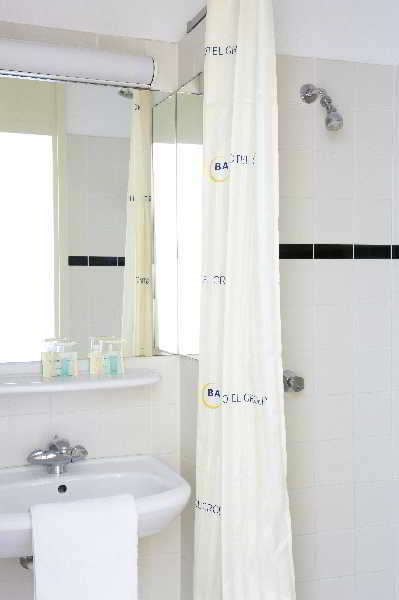 Bastion Schiphol Hotel 3*